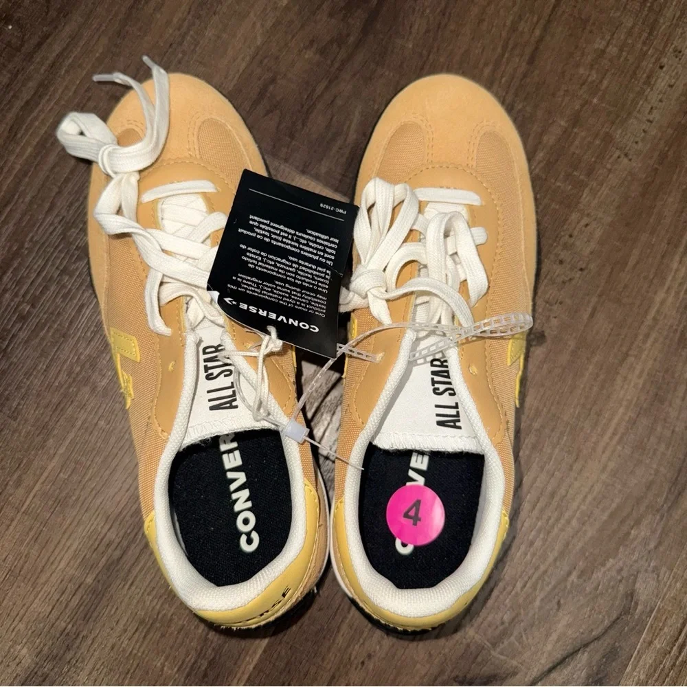 NWT Converse All Star yellow/beige sneaker